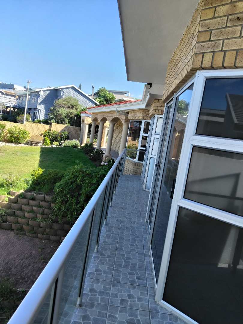To Let 4 Bedroom Property for Rent in Reebok Western Cape